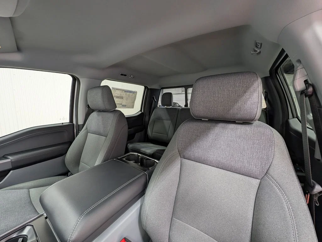 New 2026 Oxford White Ford XLT image 17