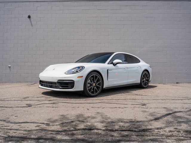 2022 Porsche Panamera 4 E-Hybrid's photo