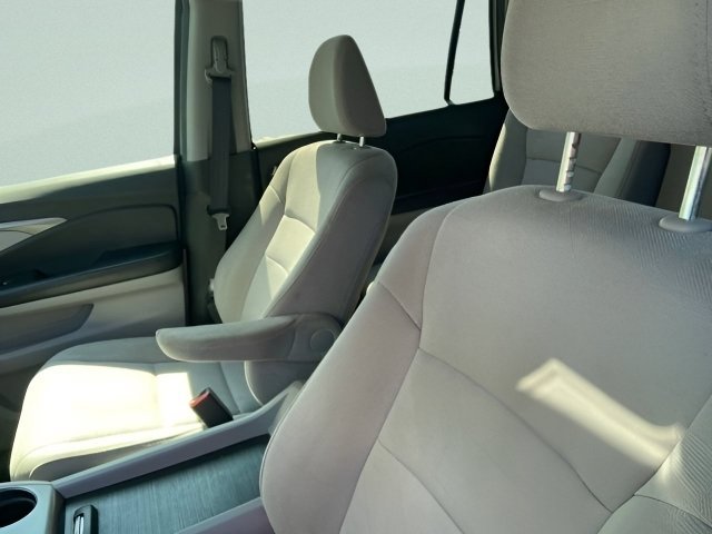 Certified Used 2019 Lunar Silver Metallic Honda EX image 18