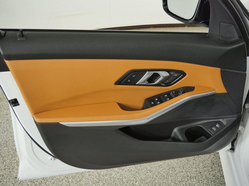 New 2026 Mineral White Metallic BMW 330i xDrive image 32