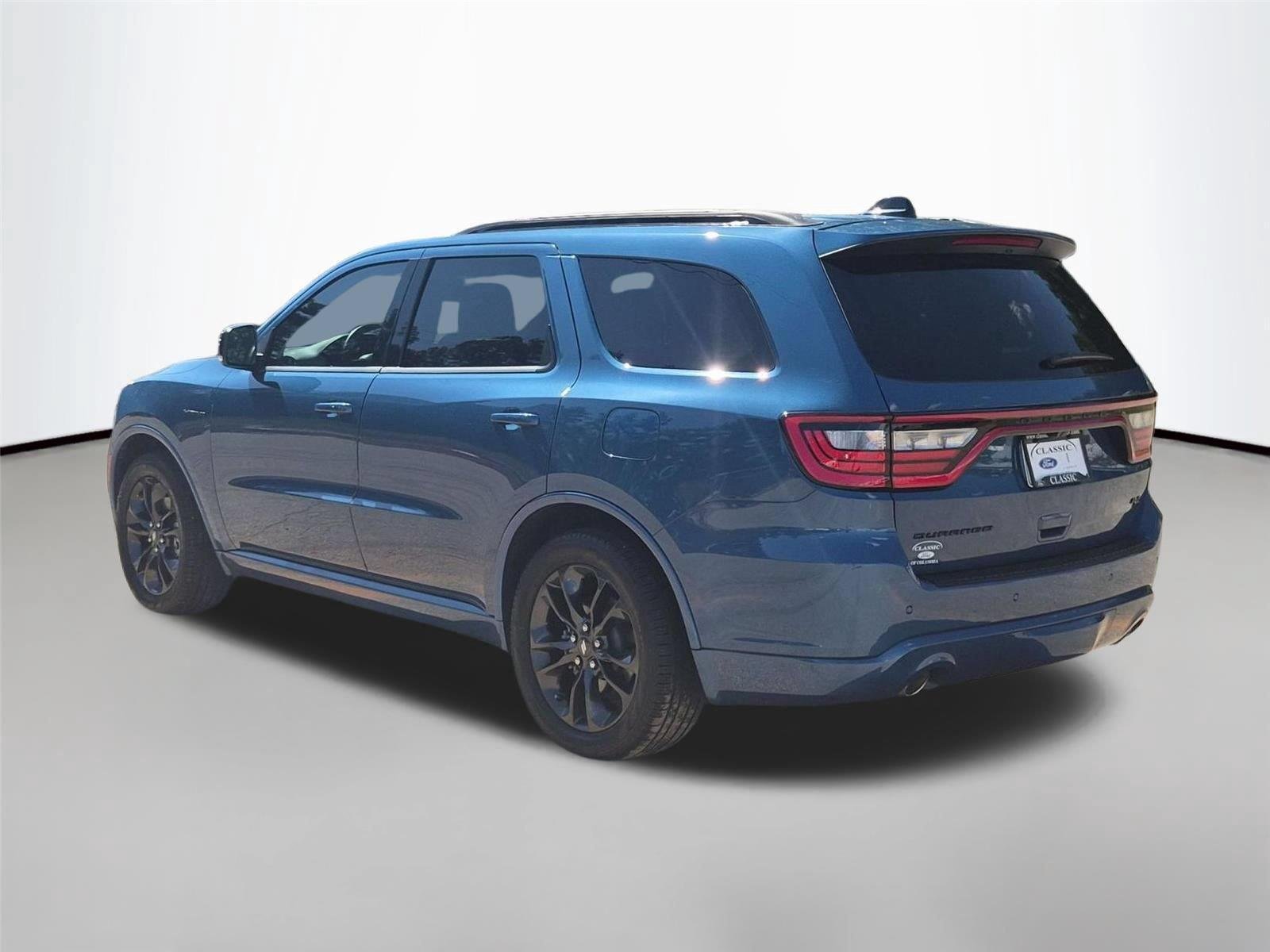 Used 2023 Frostbite Pearlcoat Dodge R/T Plus image 3
