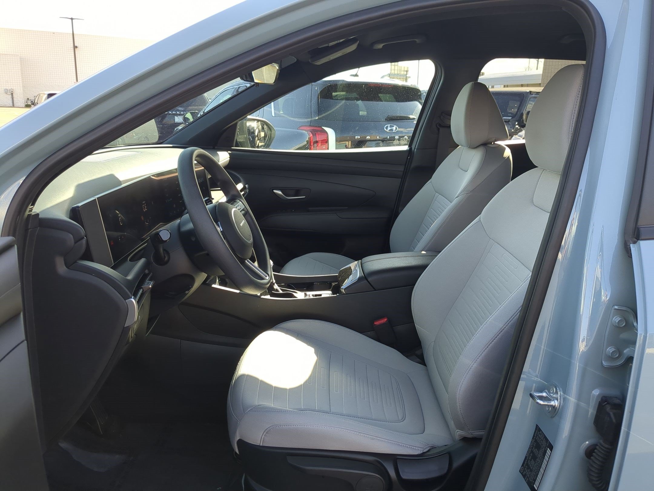 2025 Hyundai Santa Cruz SE - Photo 15