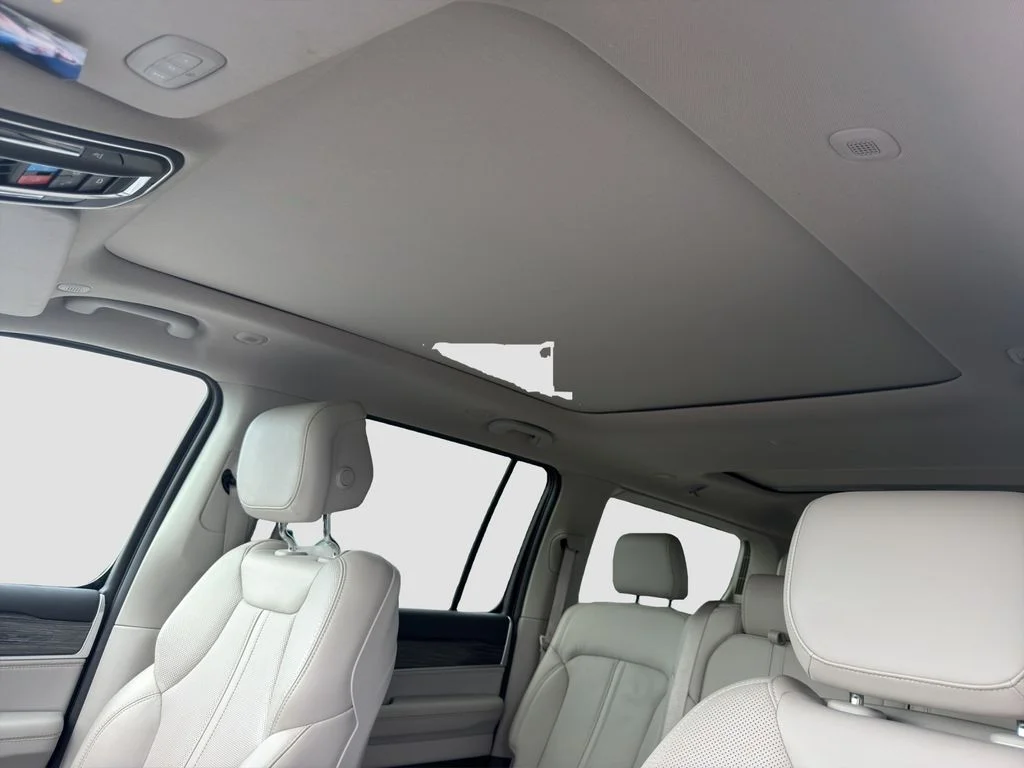 Used 2022 White Jeep Series III image 24