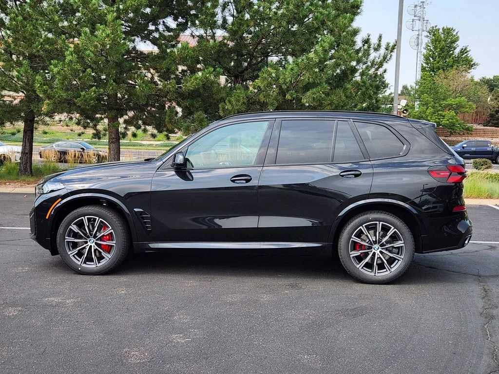 New 2026 Black Sapphire Metallic BMW xDrive40i image 2