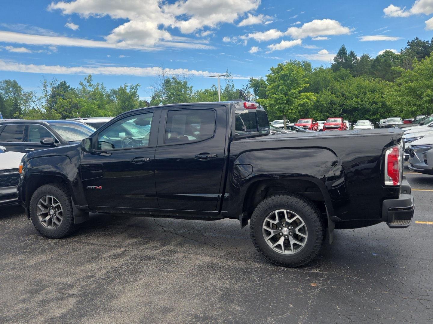 Used 2022 Onyx Black GMC 4WD AT4 w/Leather image 2