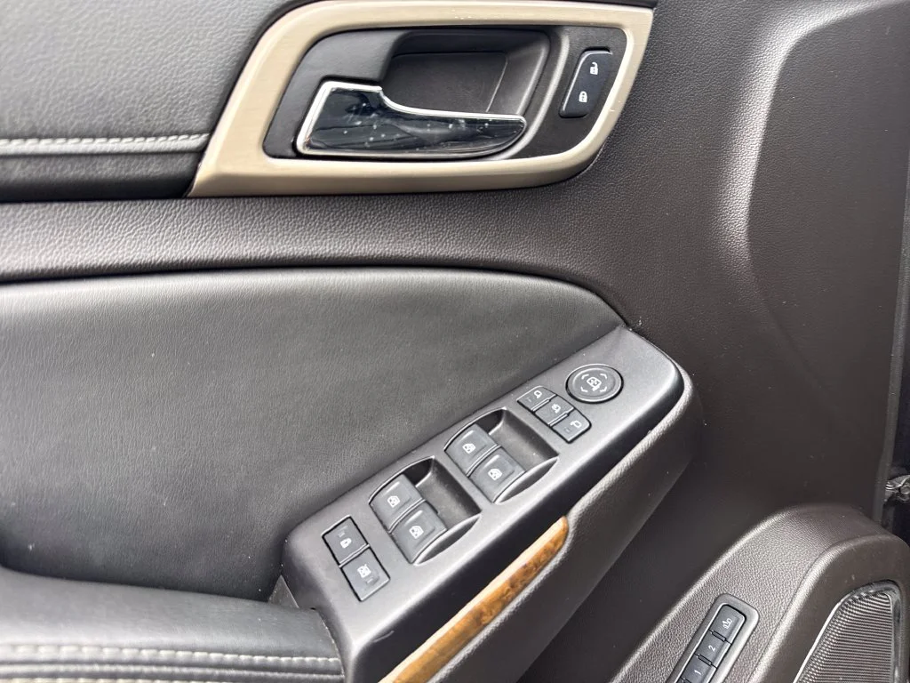 Used 2016 Gray GMC Denali image 18