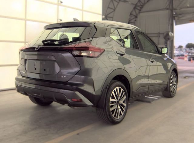 Used 2024 Gray Nissan SV image 3