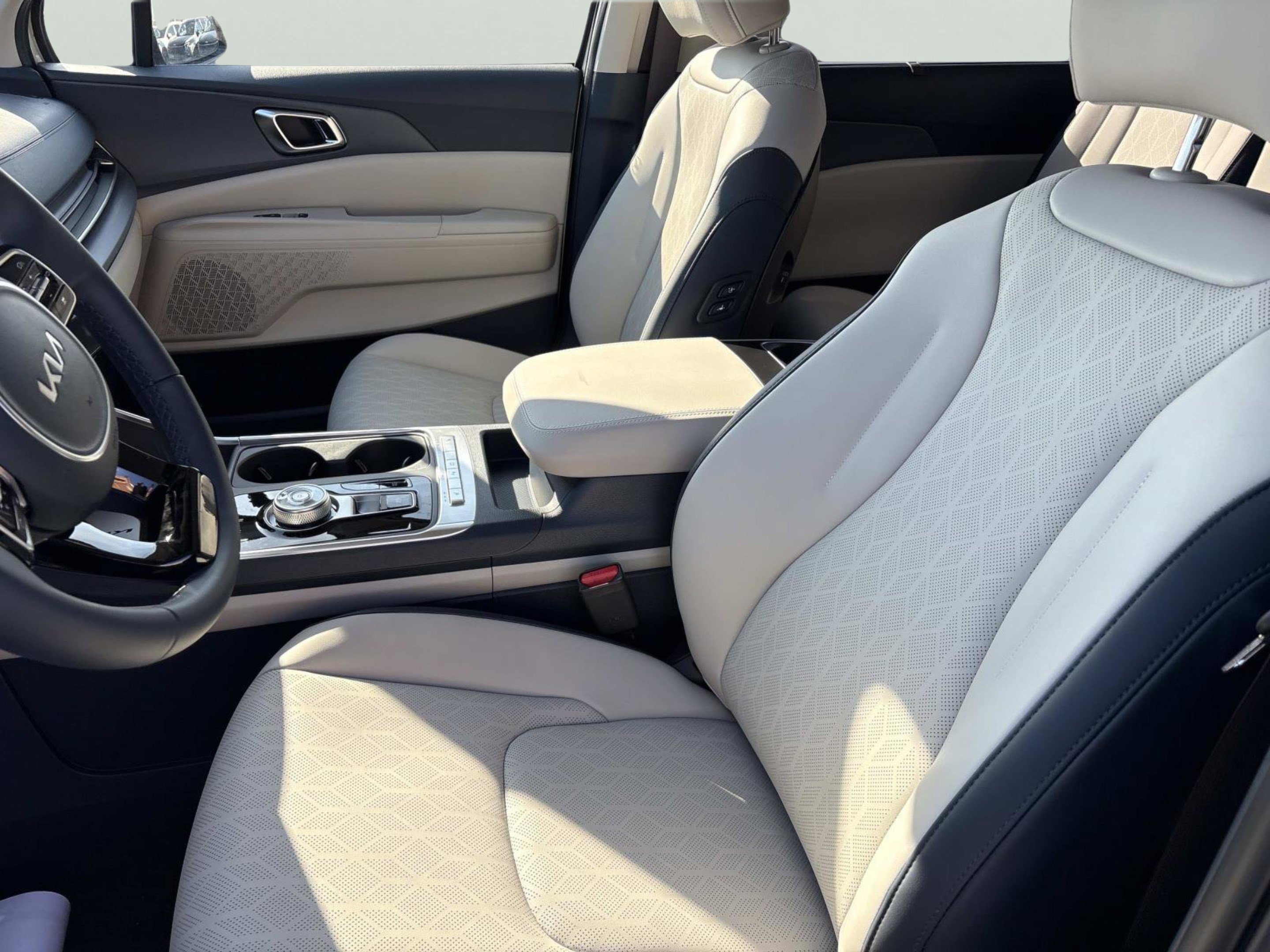 2026 Kia Carnival EX - Photo 17