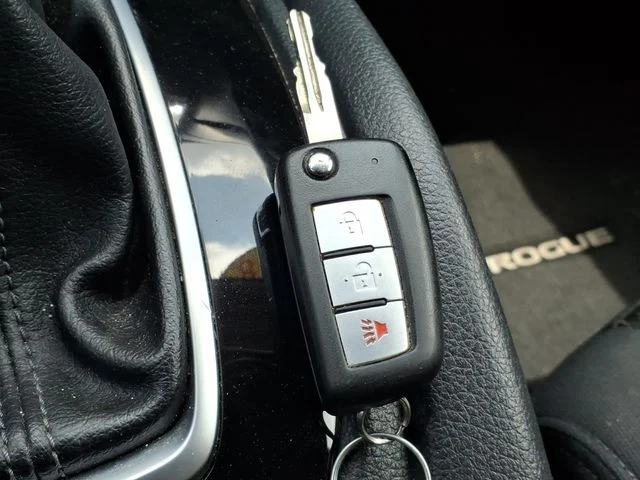 Used 2018 Gray Nissan S image 30