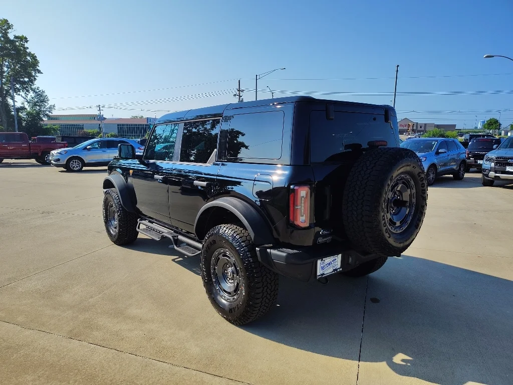 Used 2025 Shadow Black Ford Badlands image 5