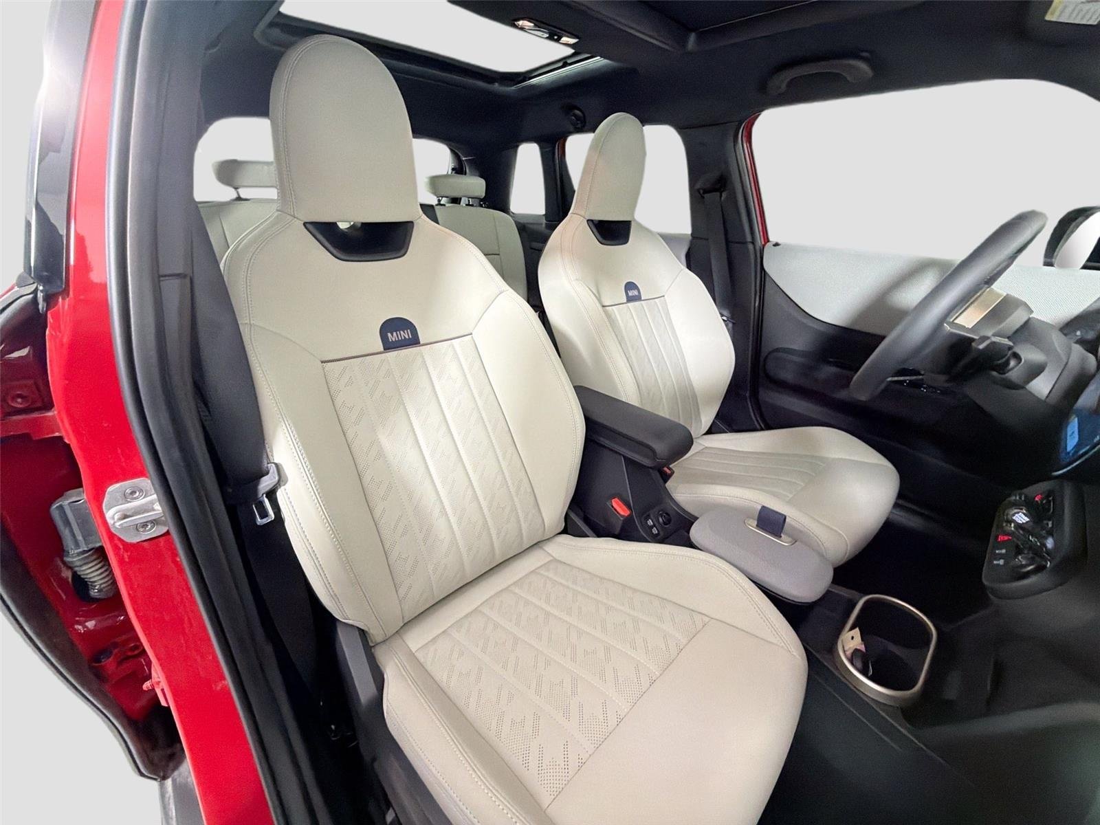 Used 2025 Chili Red II MINI Cooper S image 27