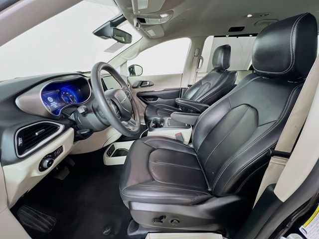 2024 Chrysler Pacifica Touring L - Photo 10