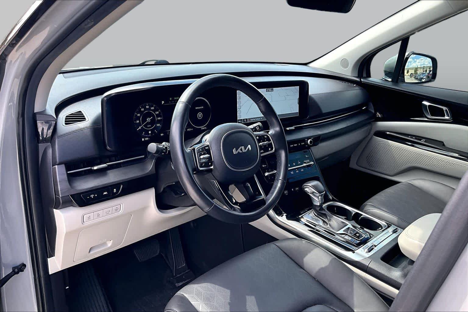 Used 2024 Ceramic Silver Kia SX image 16