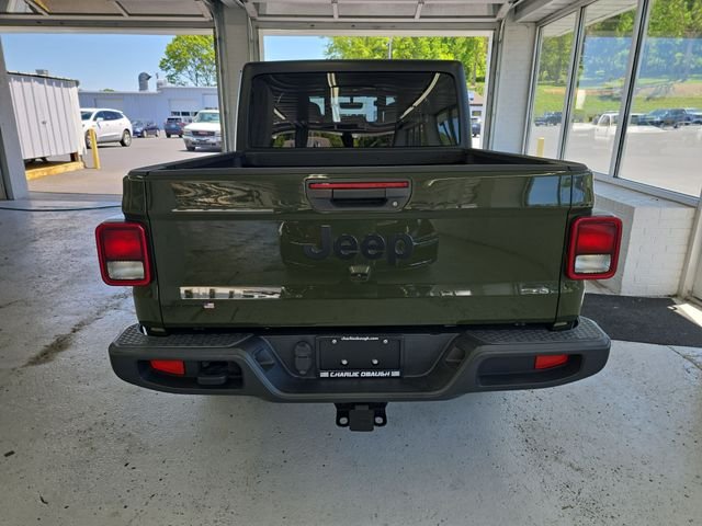 Used 2022 Green Jeep Sport image 4