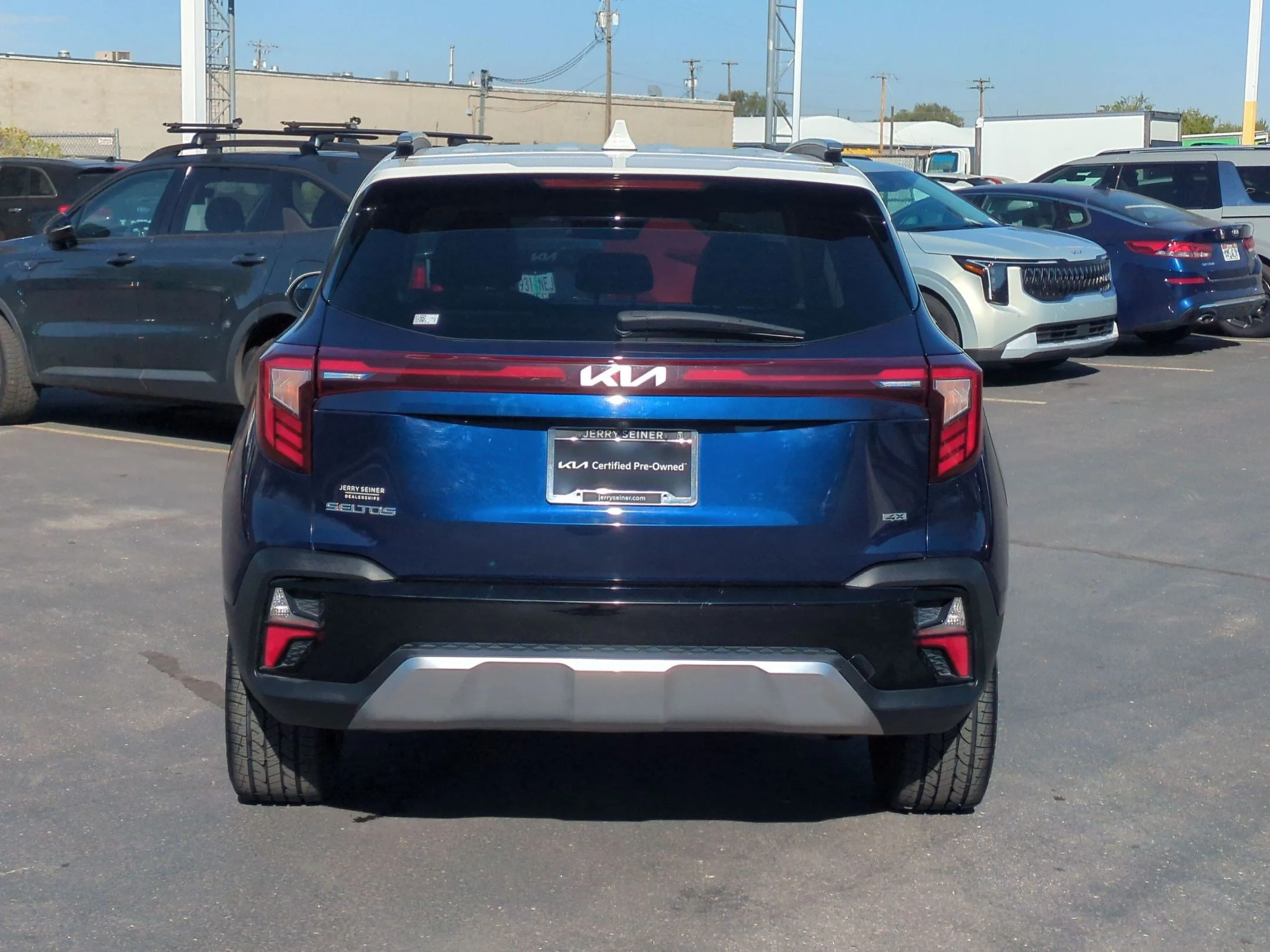 Used 2024 Dark Ocean Blue/White Roof Kia SX image 4