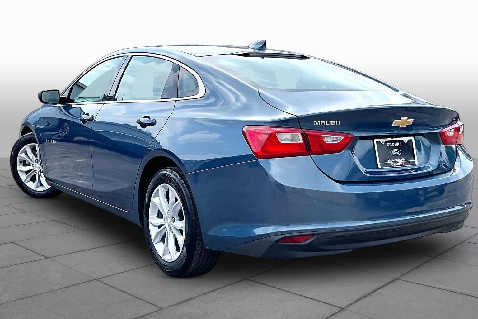 Used 2024 Lakeshore Blue Metallic Chevrolet LT image 6