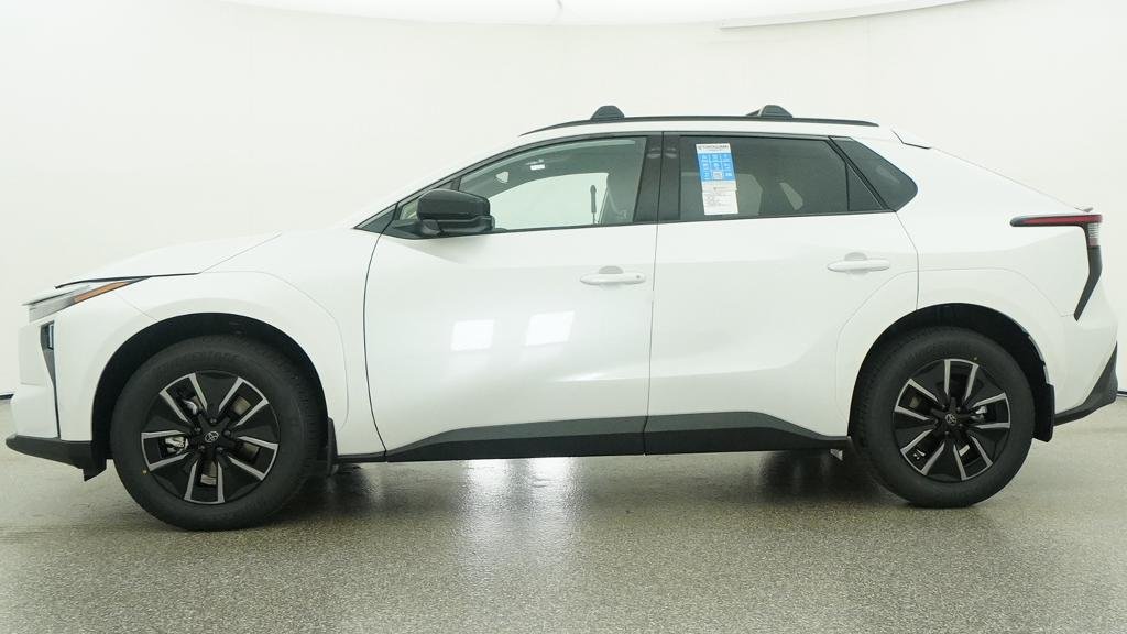 New 2026 Wind Chill Pearl Toyota XLE image 34