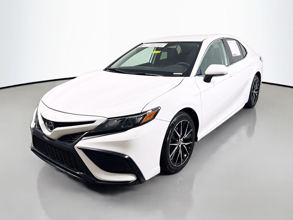 Used 2024 Ice Cap Toyota SE image 3