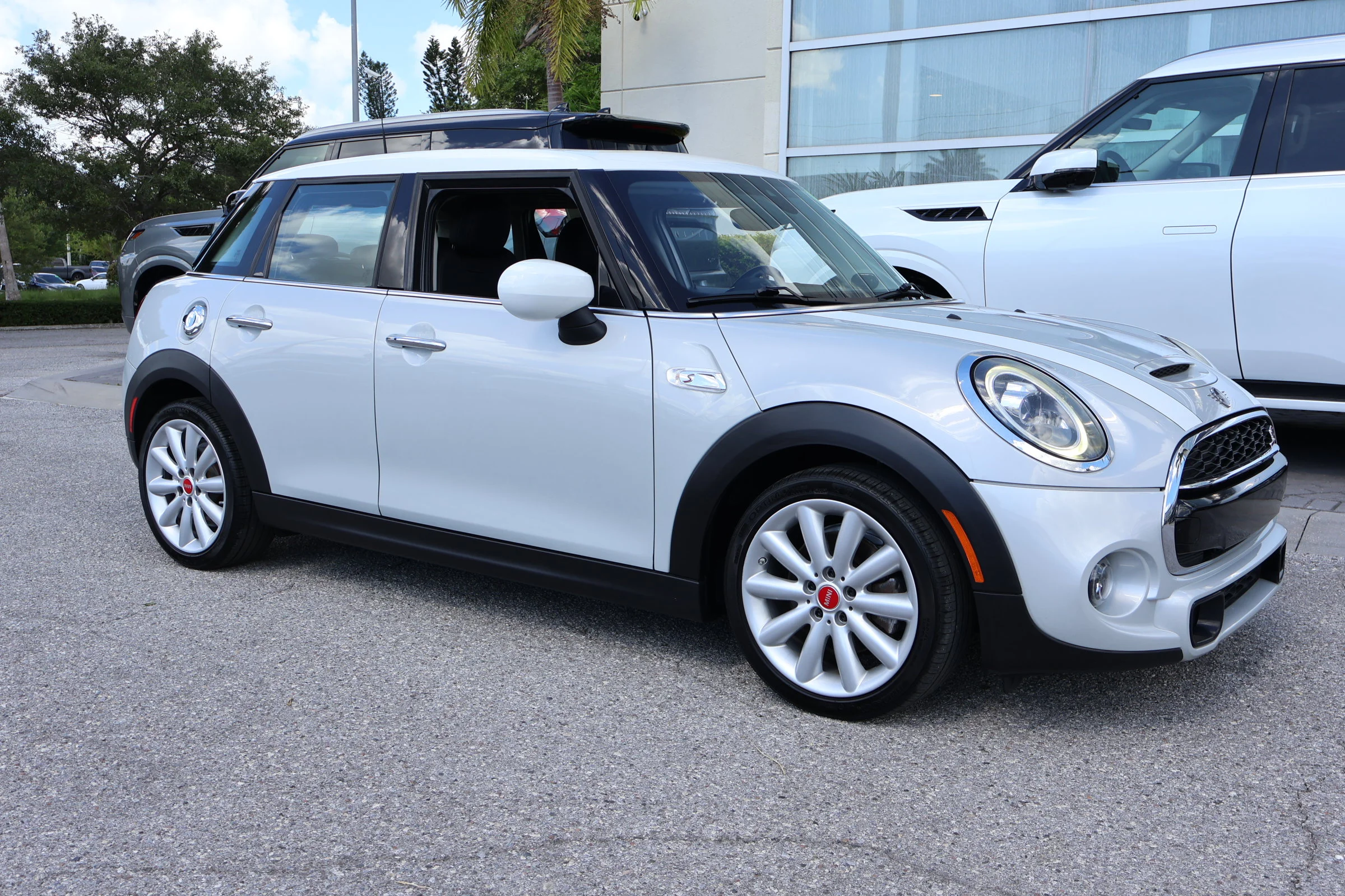 Used 2020 White Silver Metallic MINI Cooper S image 11