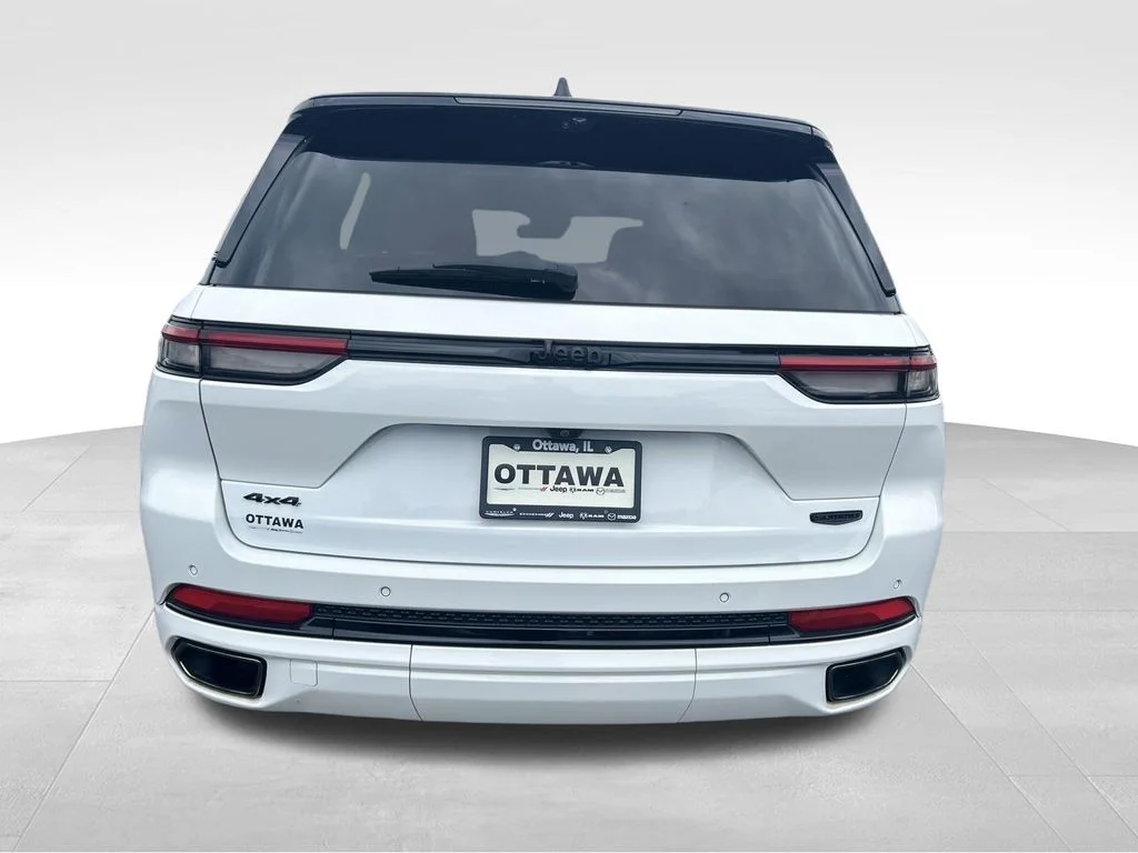 Used 2025 White Jeep Summit Reserve image 3