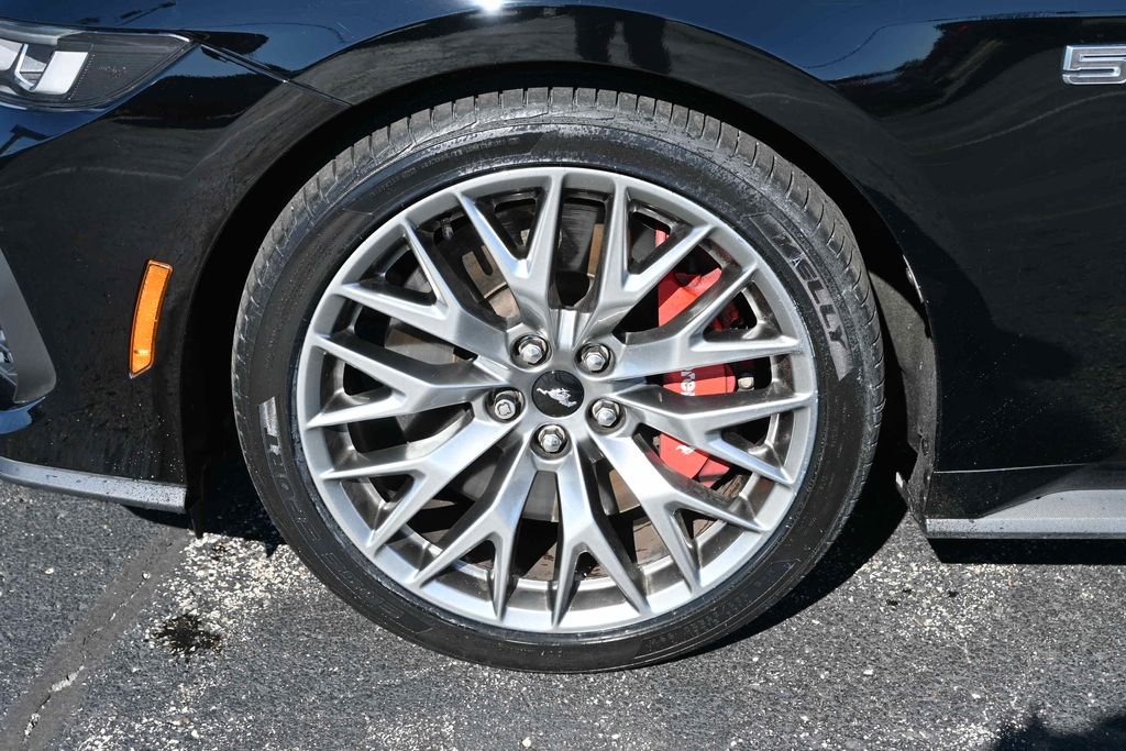Used 2025 Shadow Black Ford GT Premium image 13