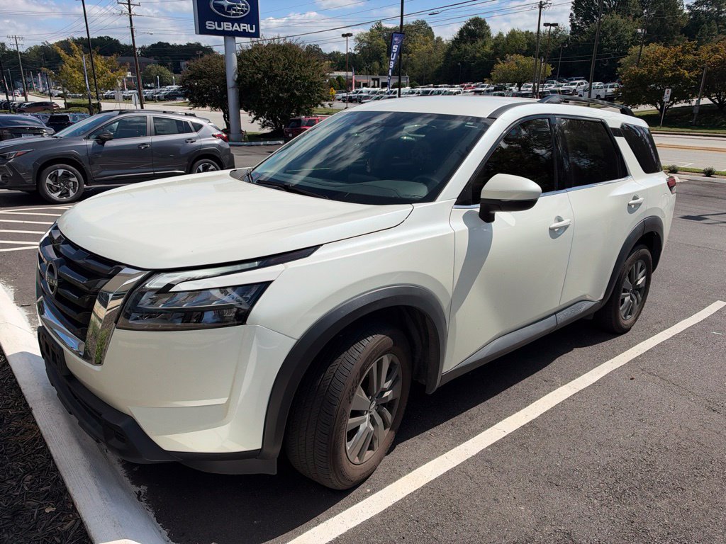 Used 2024 White Nissan SV image 1