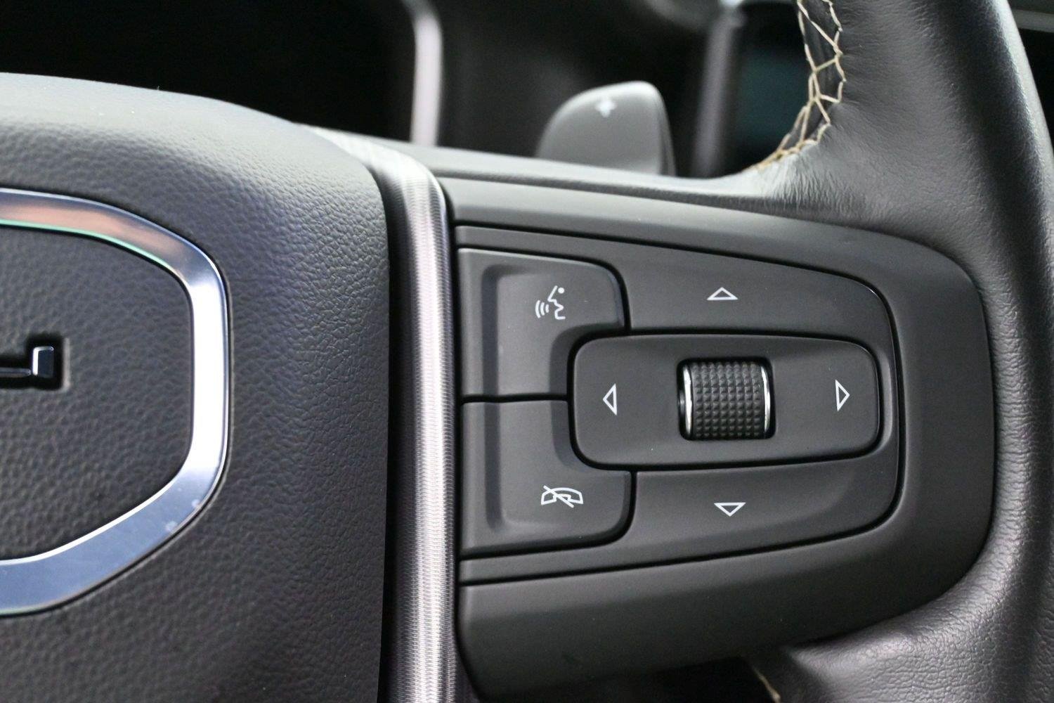 Used 2025 Onyx Black GMC Denali Ultimate image 19