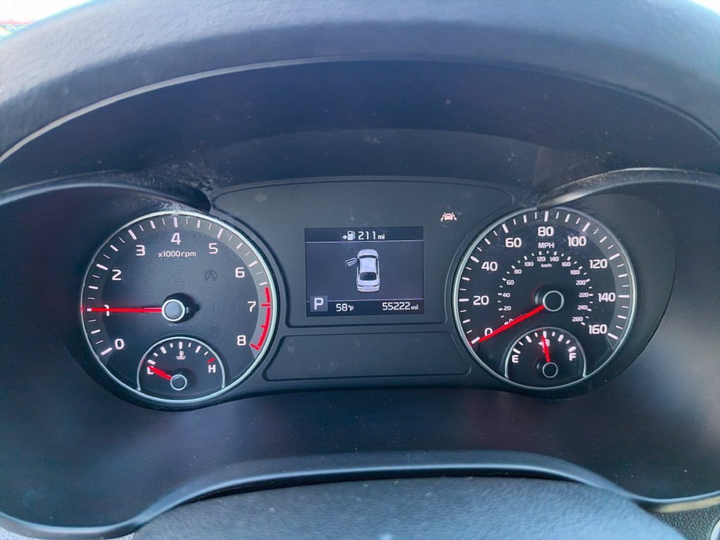 Used 2019 White Kia S image 18