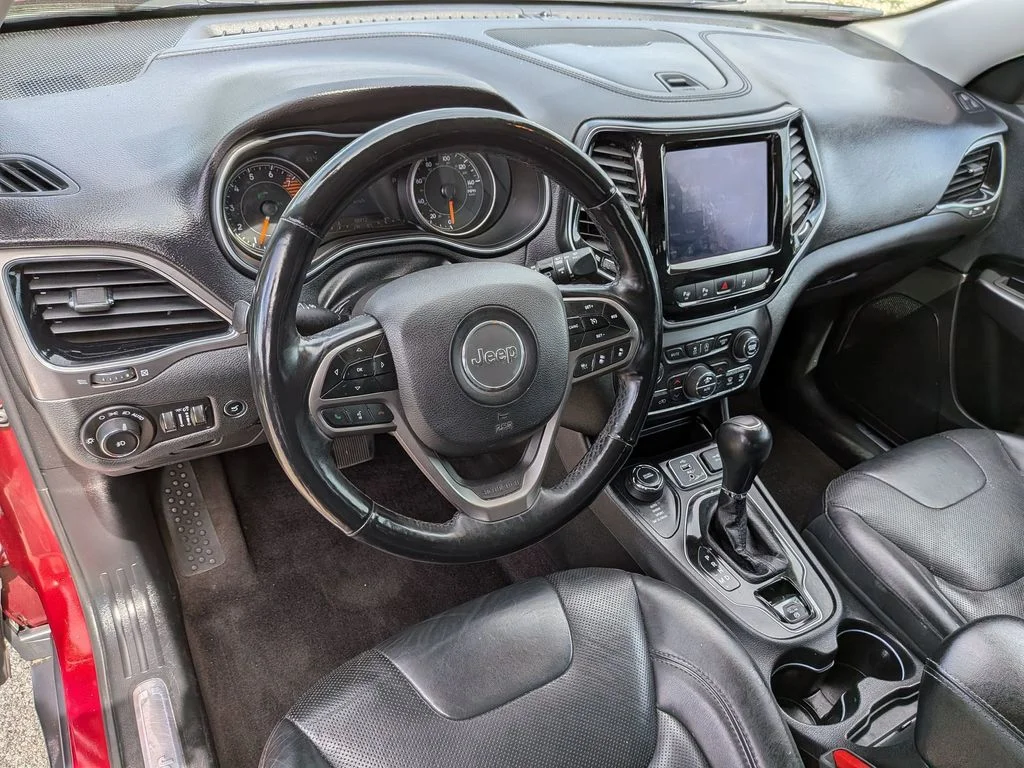 Used 2019 Red Jeep Limited image 10