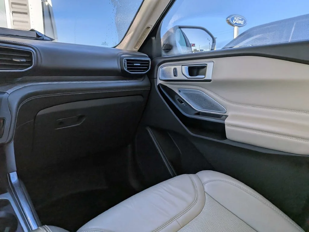 Used 2020 Silver Metallic Ford Platinum image 15
