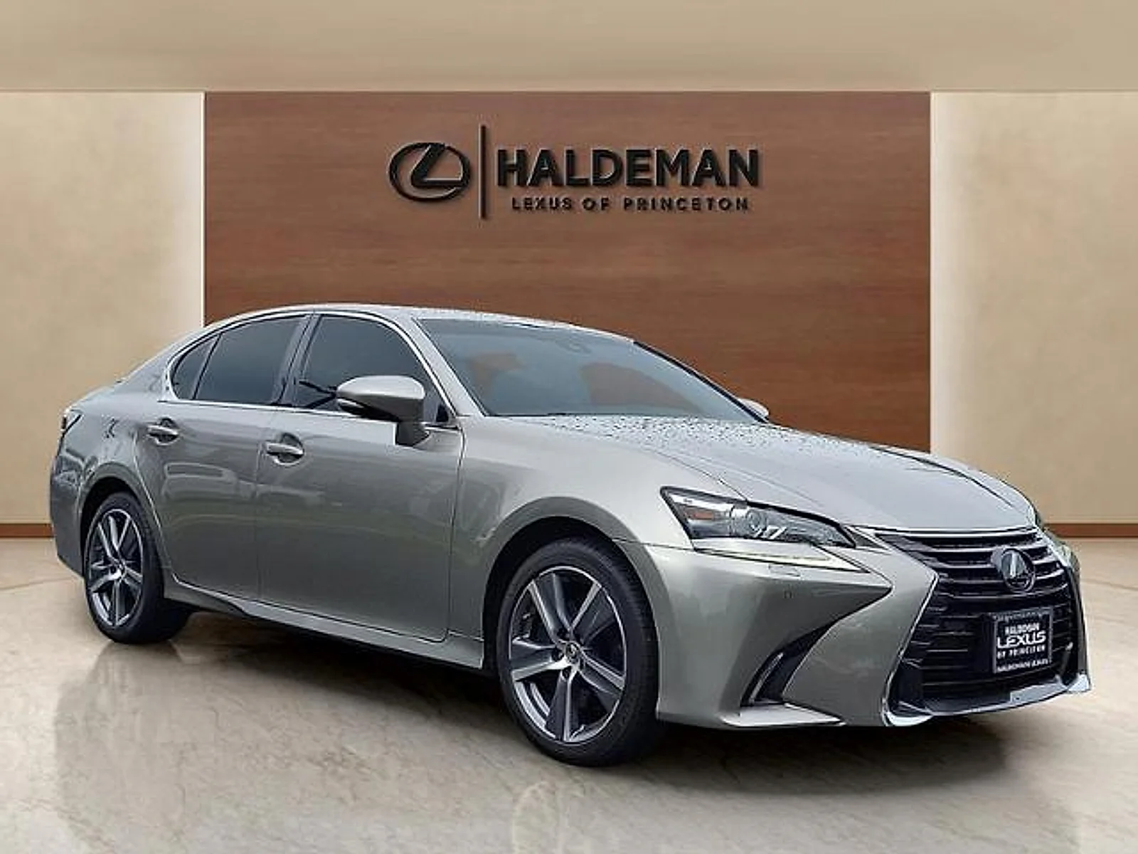 Used 2020 Atomic Silver Lexus  image 8