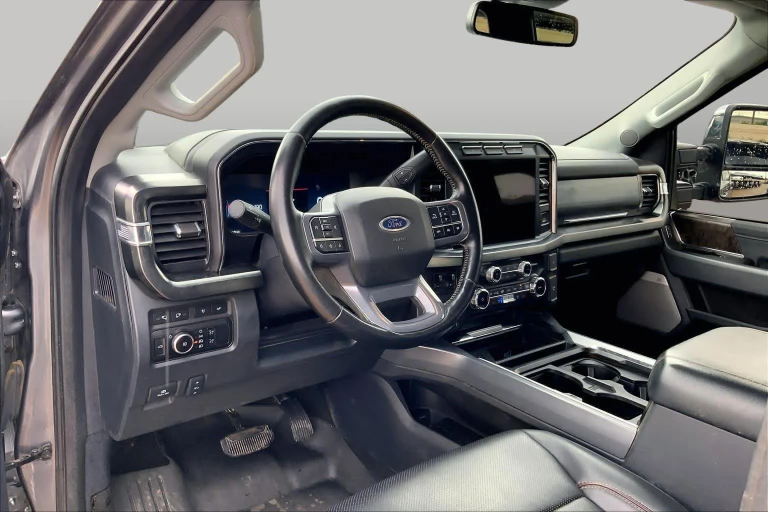Used 2024 Carbonized Gray Metallic Ford LARIAT image 16