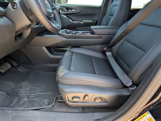 2027 Chevrolet Equinox LT - Photo 9