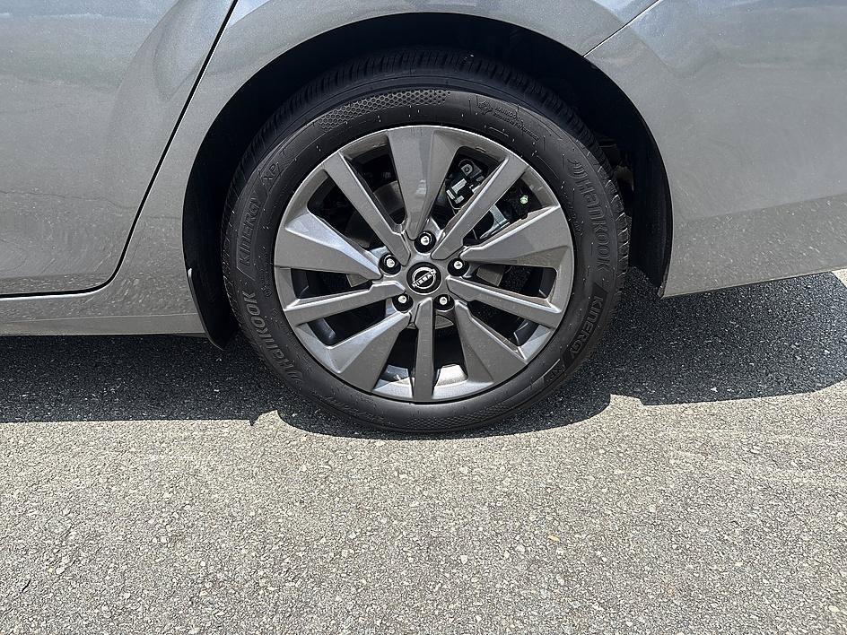 Certified Used 2026 Gun Metallic Nissan SL image 12