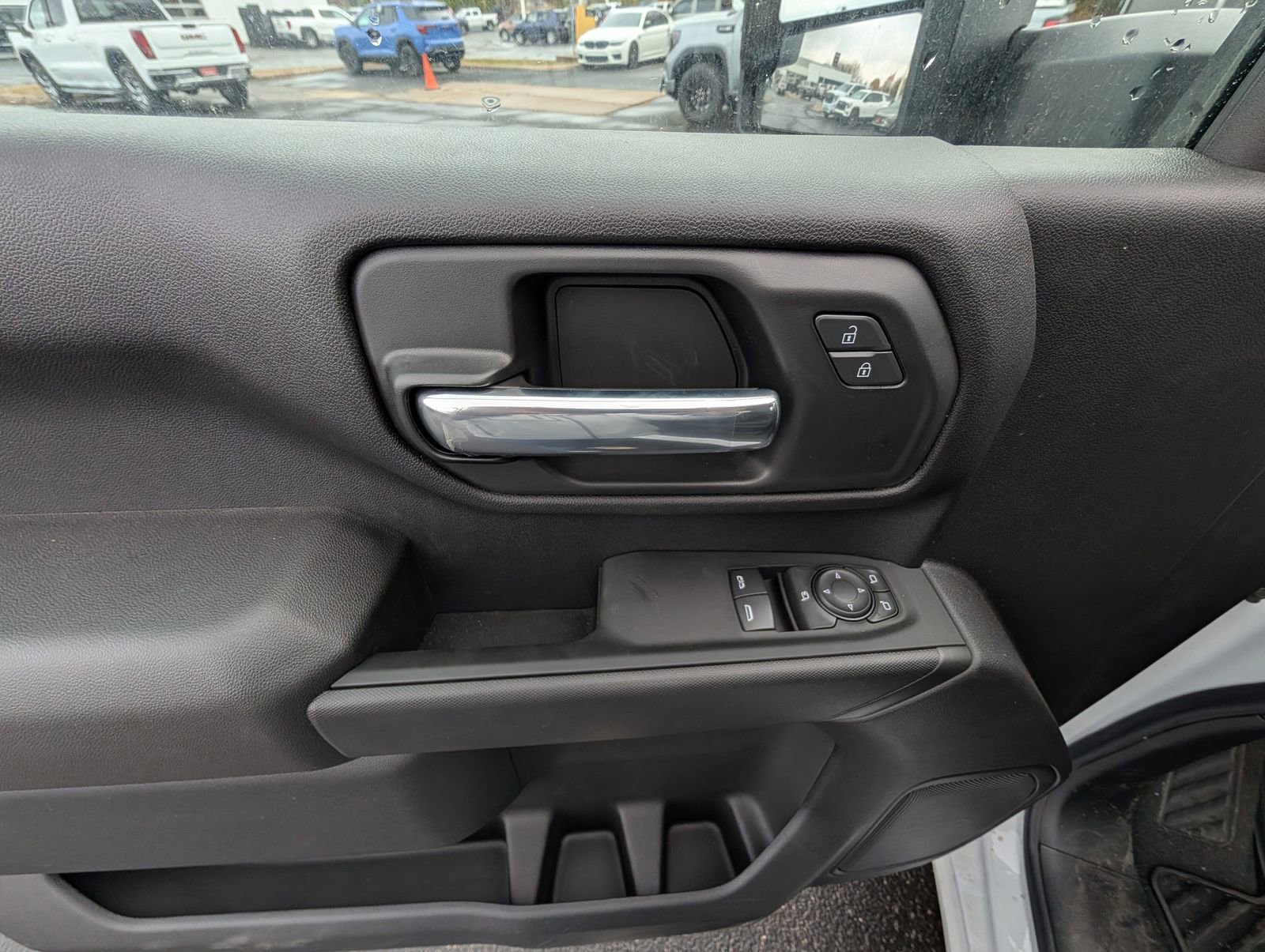 2025 GMC Sierra 3500HD Pro - Photo 11