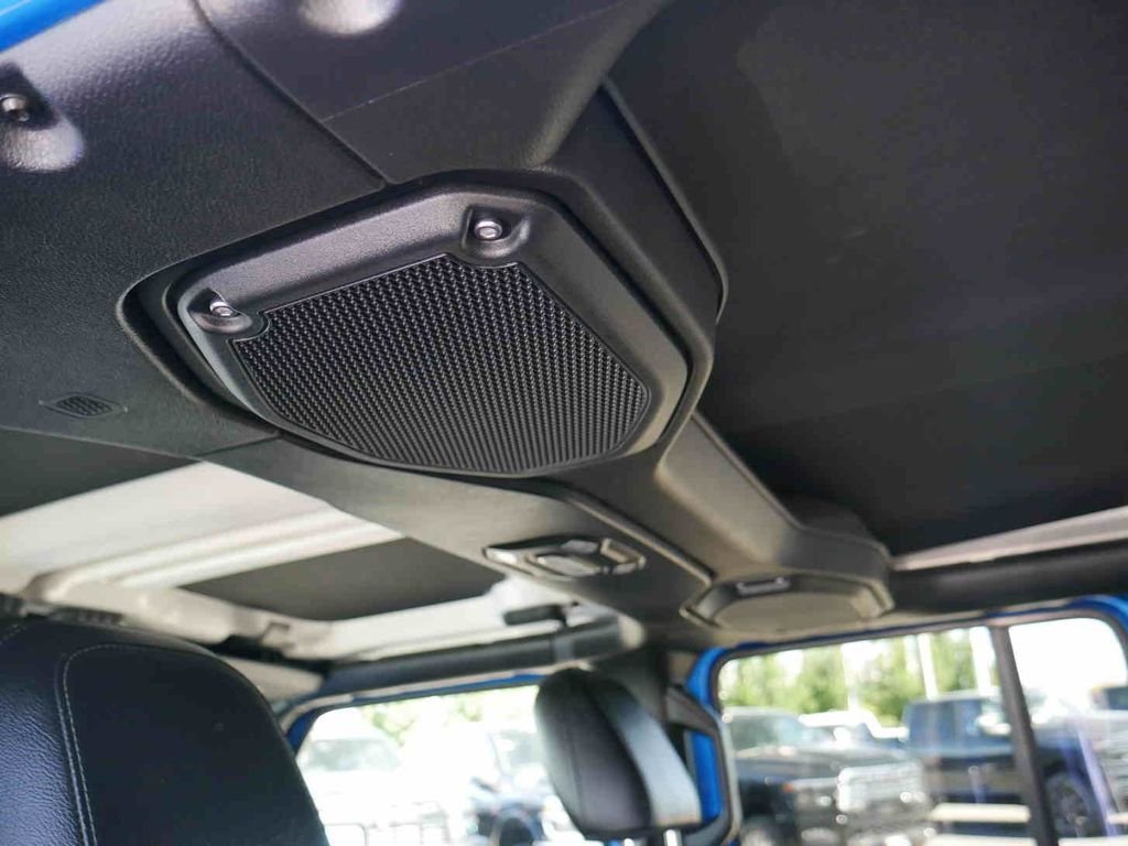 Used 2022 Blue Jeep Unlimited Sahara Altitude image 18