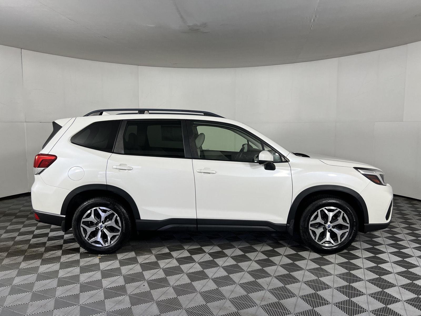 Used 2019 Crystal White Pearl Subaru Premium image 24