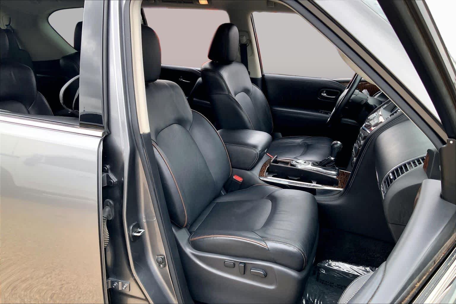 Used 2020 Gun Metallic Nissan SL image 9