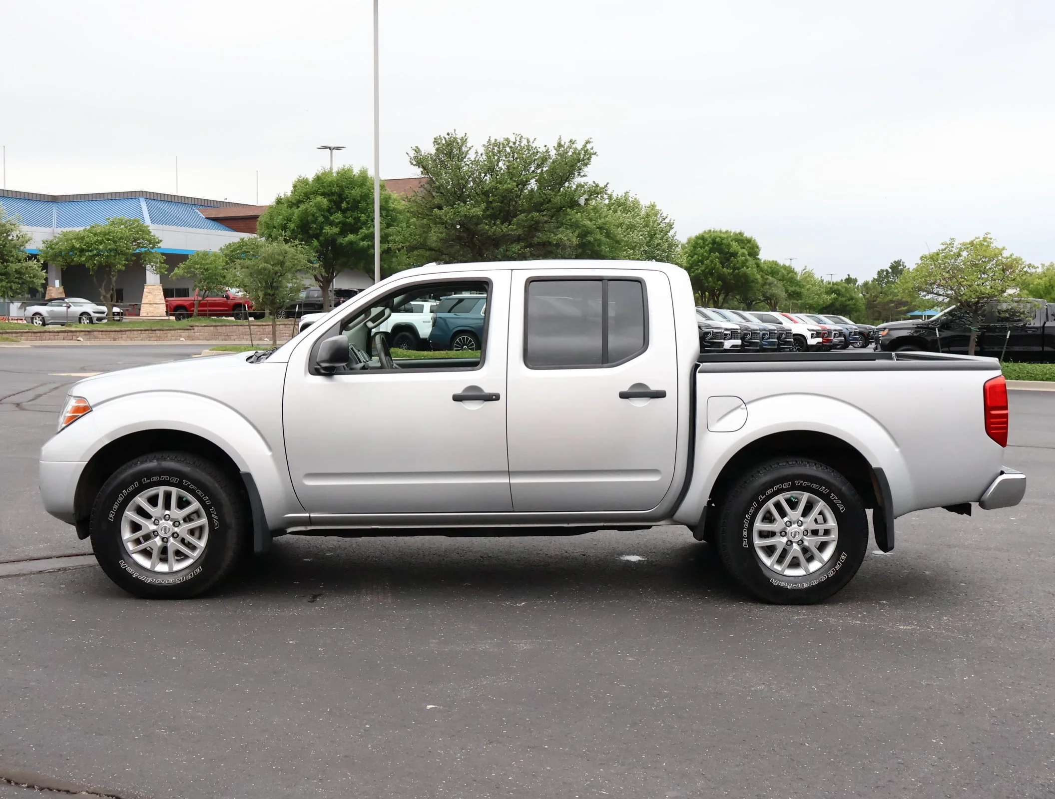Used 2016 Brilliant Silver Nissan SV image 25