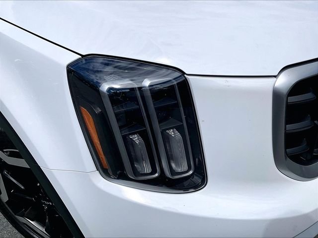 Used 2023 White Kia S image 31