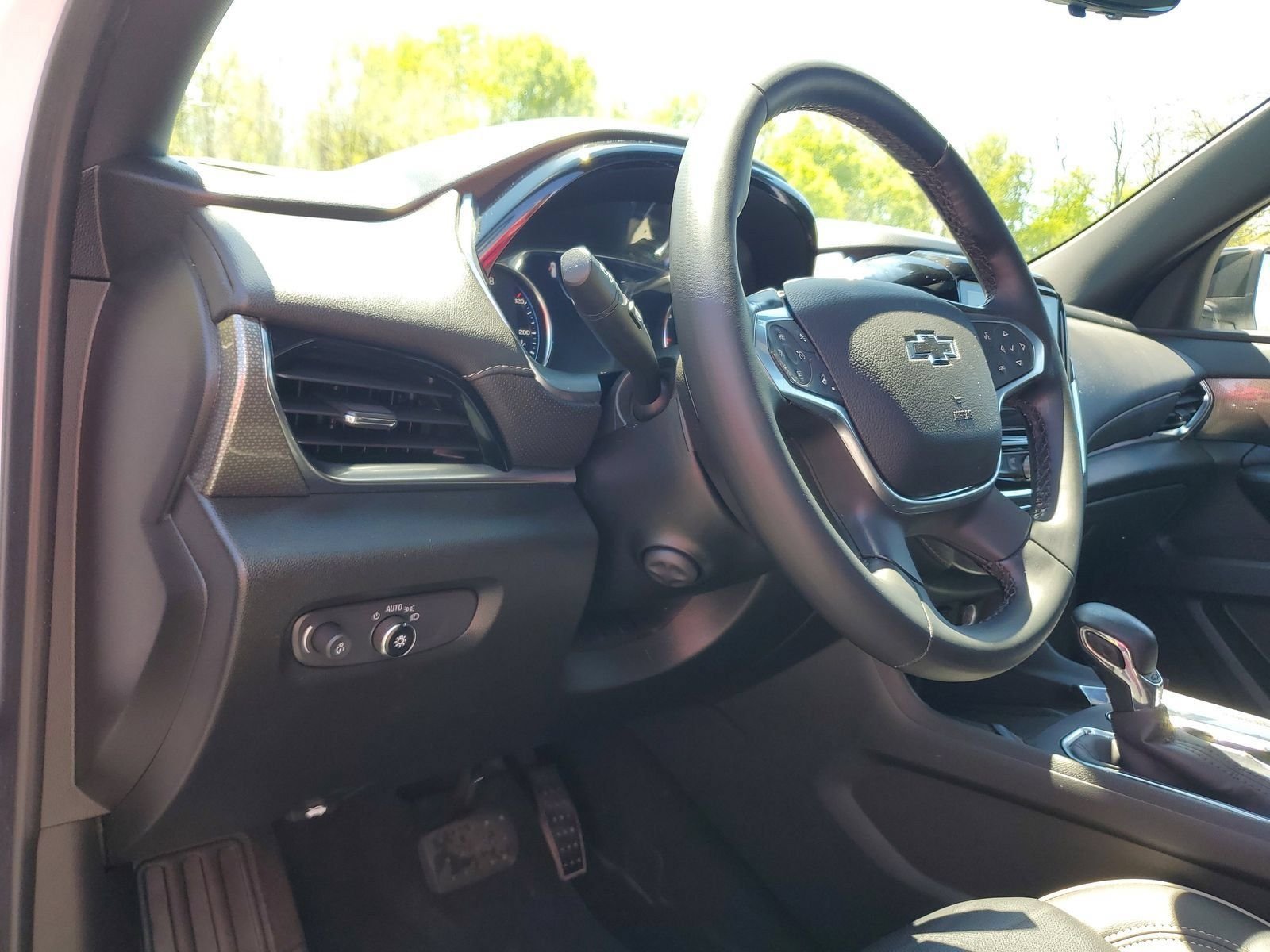 Used 2023 White Chevrolet Premier image 19