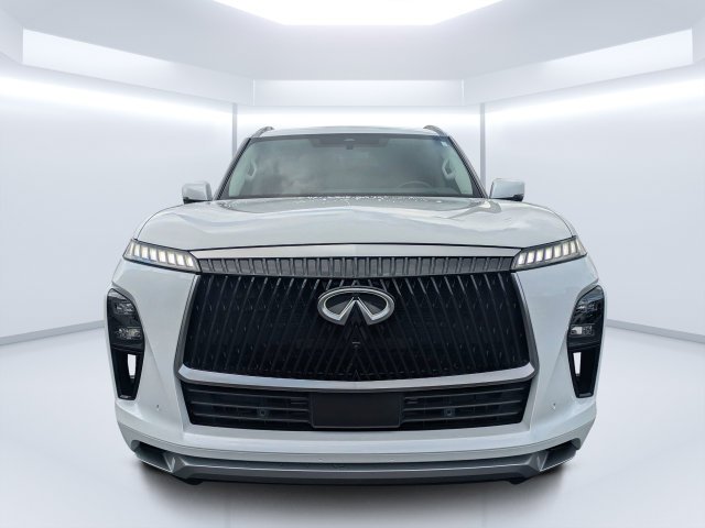 Used 2025 White INFINITI LUXE image 8