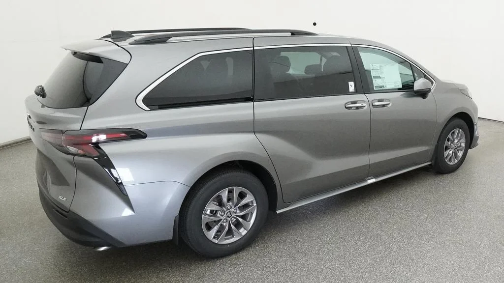 New 2026 Heavy Metal Toyota XLE image 18