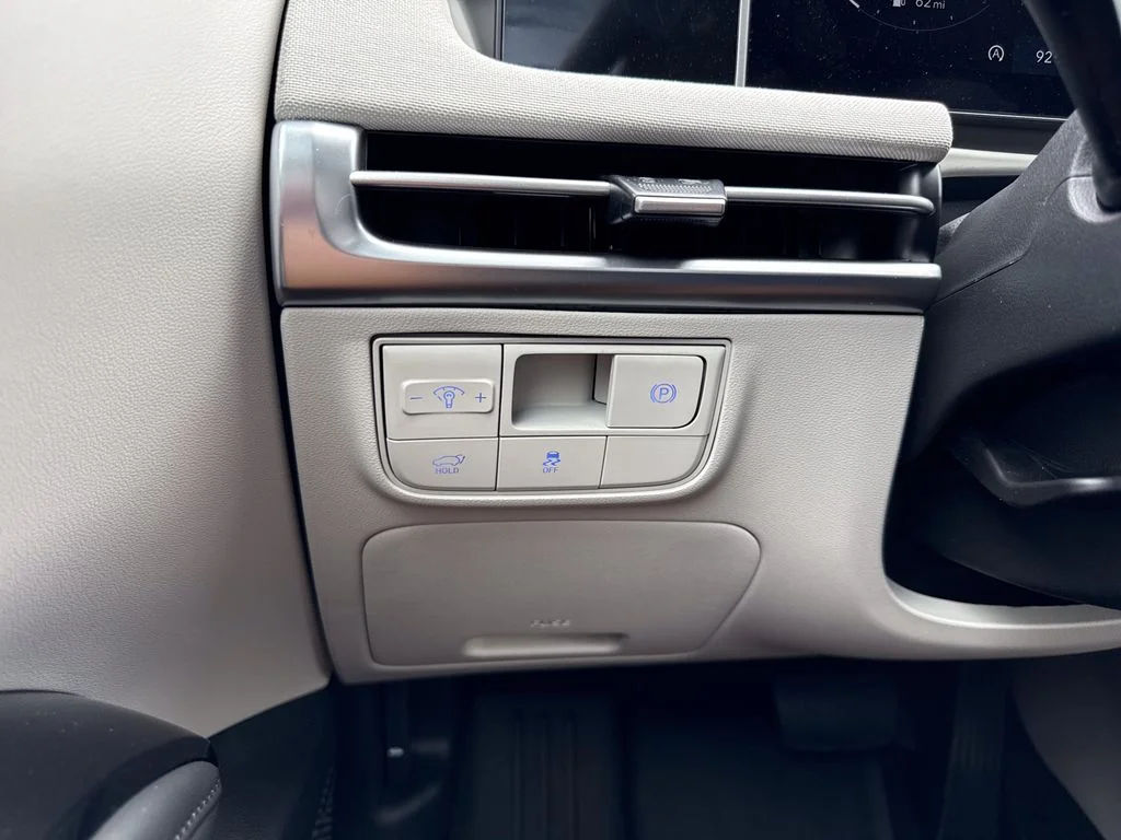 Used 2025 Ecotronic Gray Hyundai Limited image 18