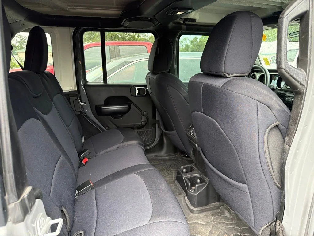 Used 2018 Gray Jeep Unlimited Sport image 10