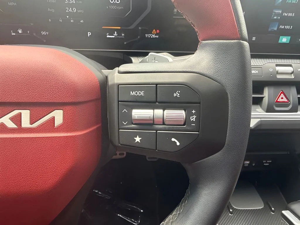 Used 2025 White Kia GT-Line Turbo image 17