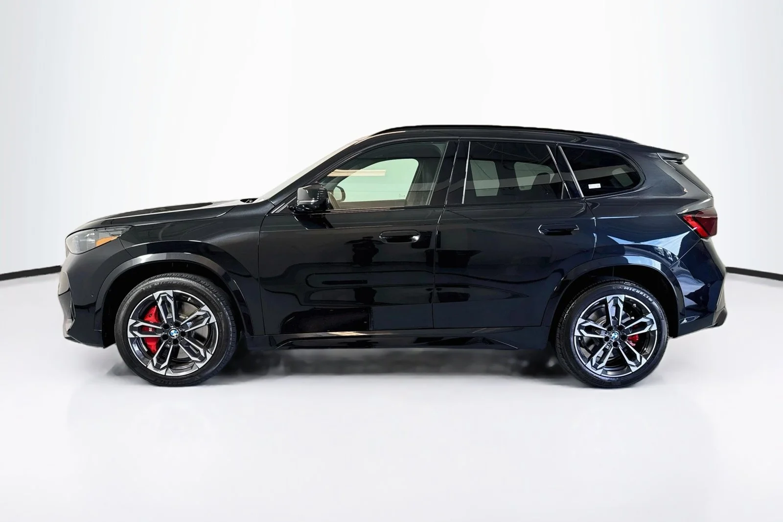 Used 2024 Black Sapphire Metallic BMW M35i image 8
