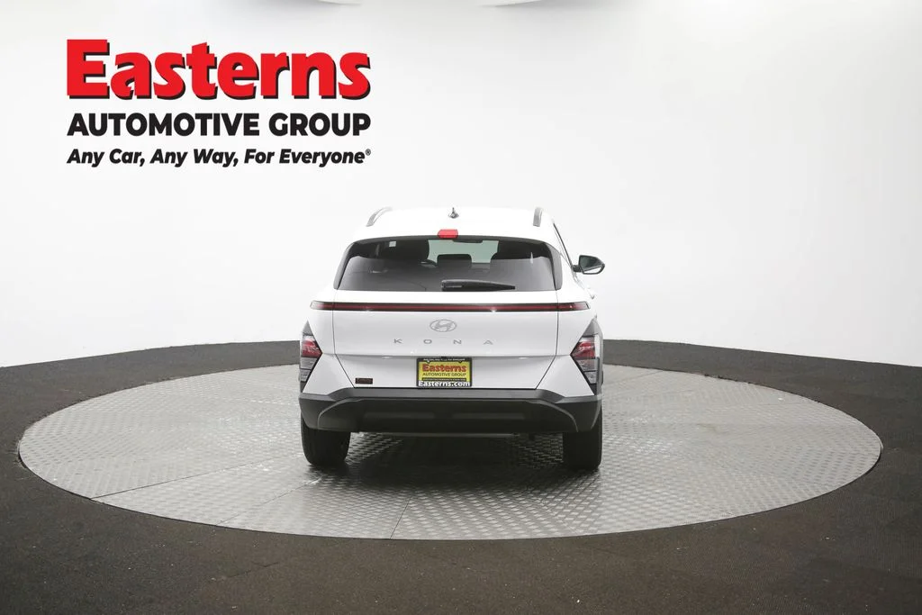 Used 2024 White Hyundai SEL image 36