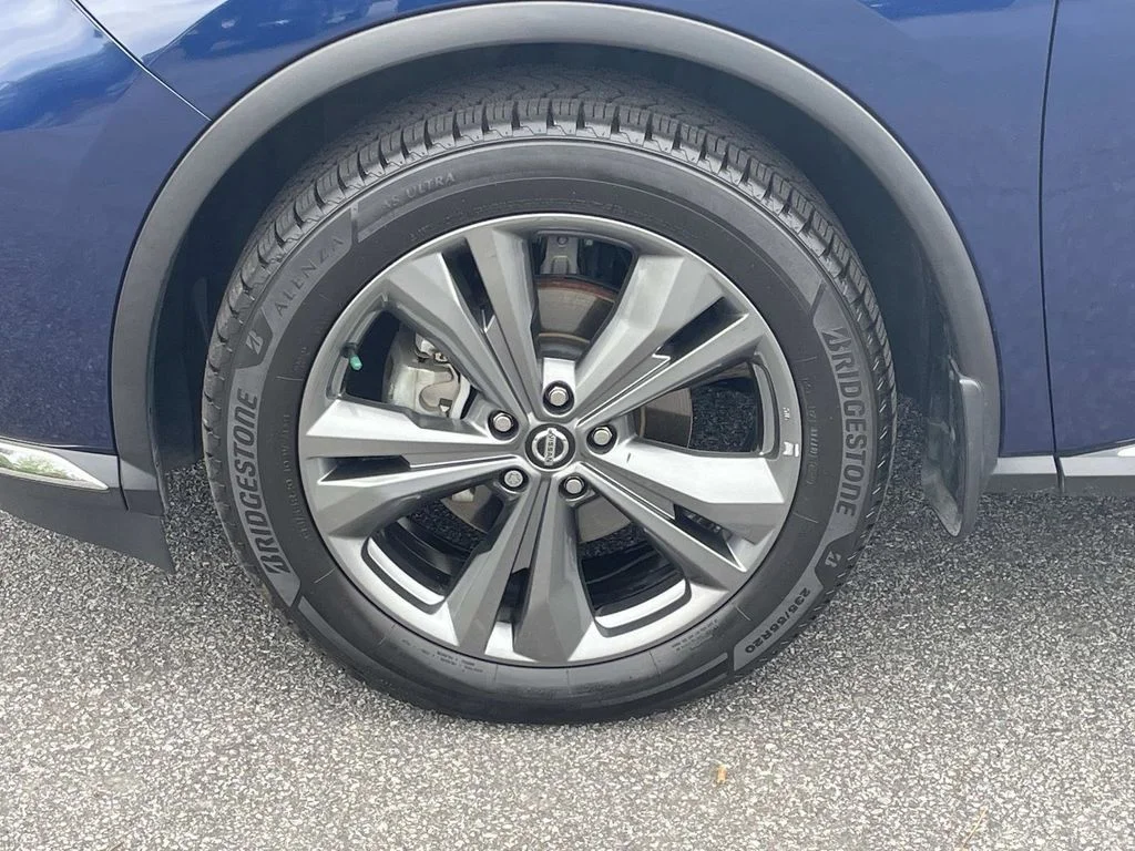 Used 2019 Blue Nissan Platinum image 7
