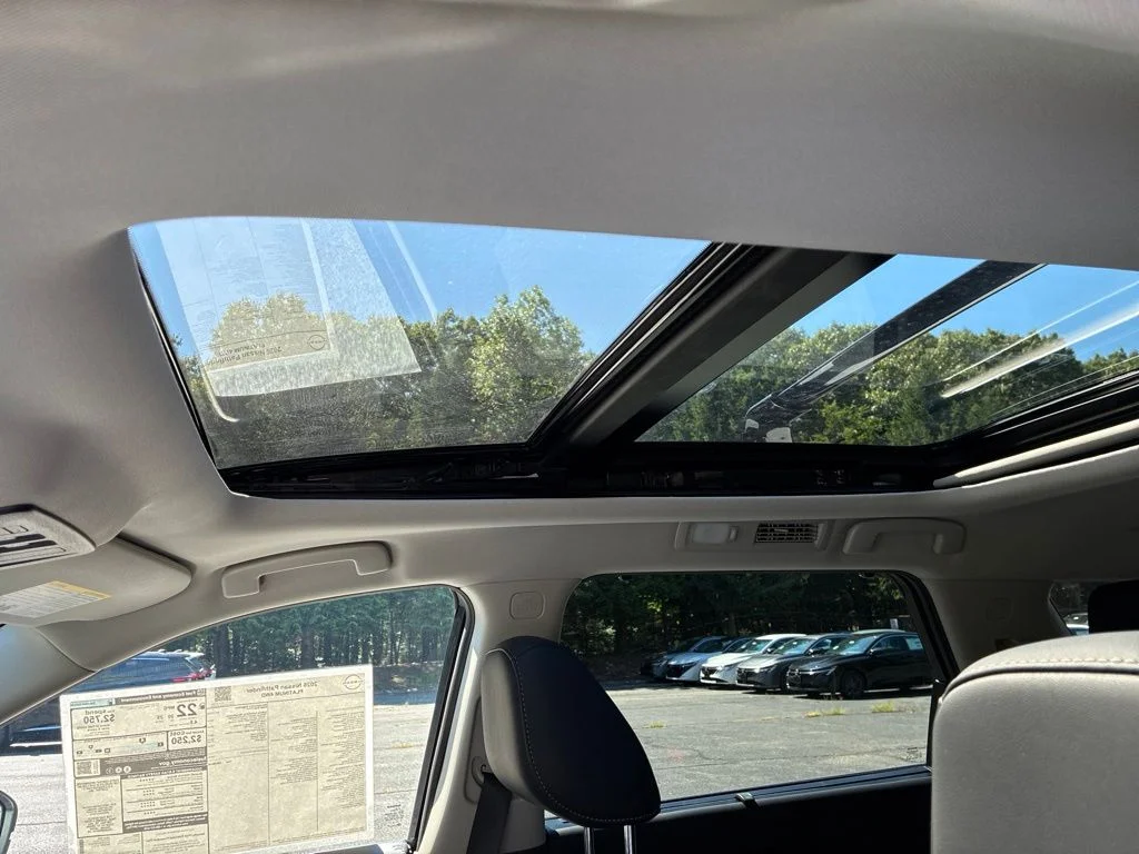 New 2026 Everest White Pearl TriCoat Nissan Platinum image 24